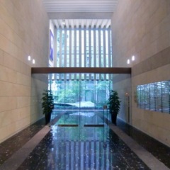 ④1階オフィスエントランス入り口